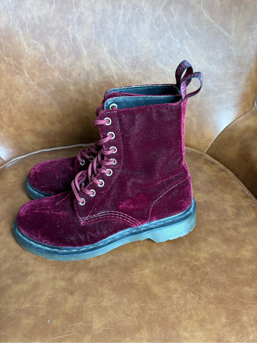 Dr Martens Page Cherry Red Velvet 8 Eye Lace Up Combat Boots US 7 EU 38 - Picture 2 of 9